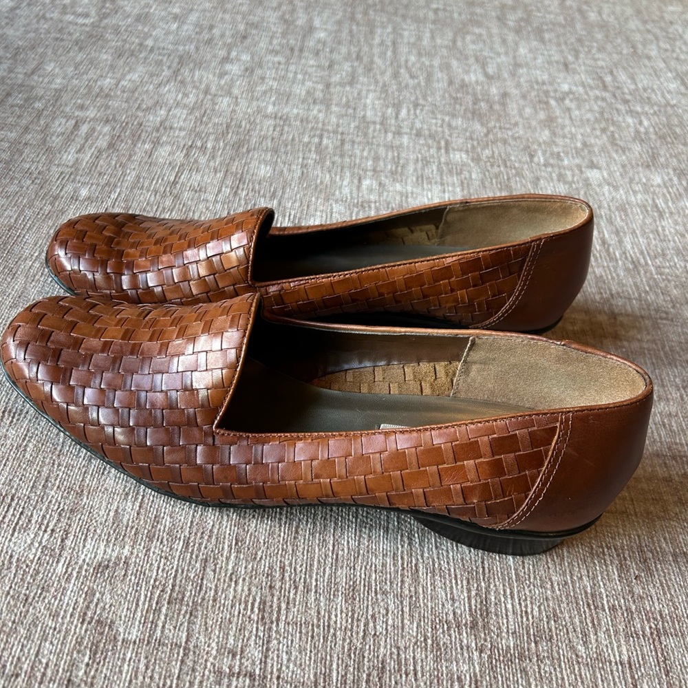 Cute vintage Nordstrom leather loafers